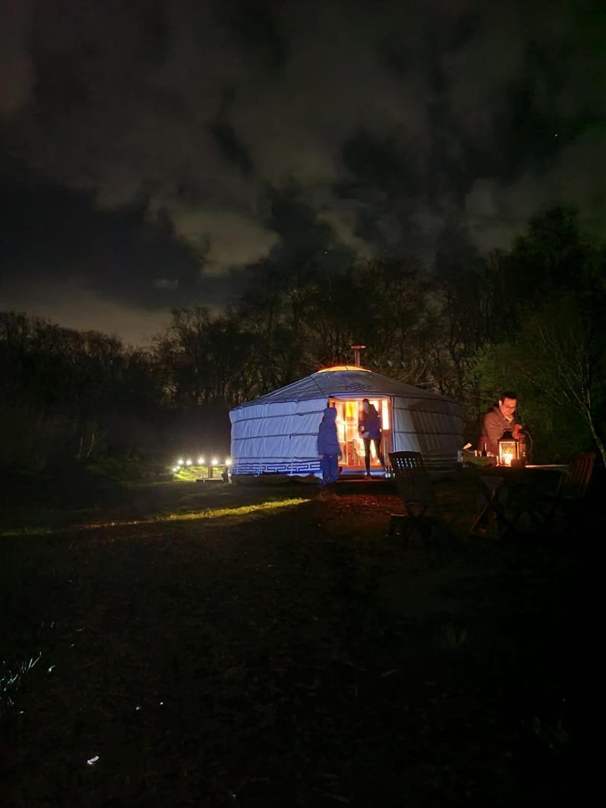 Hotel Gilfach Gower Farm Luxury Yurt With Hot Tub Ammanford Exterior foto