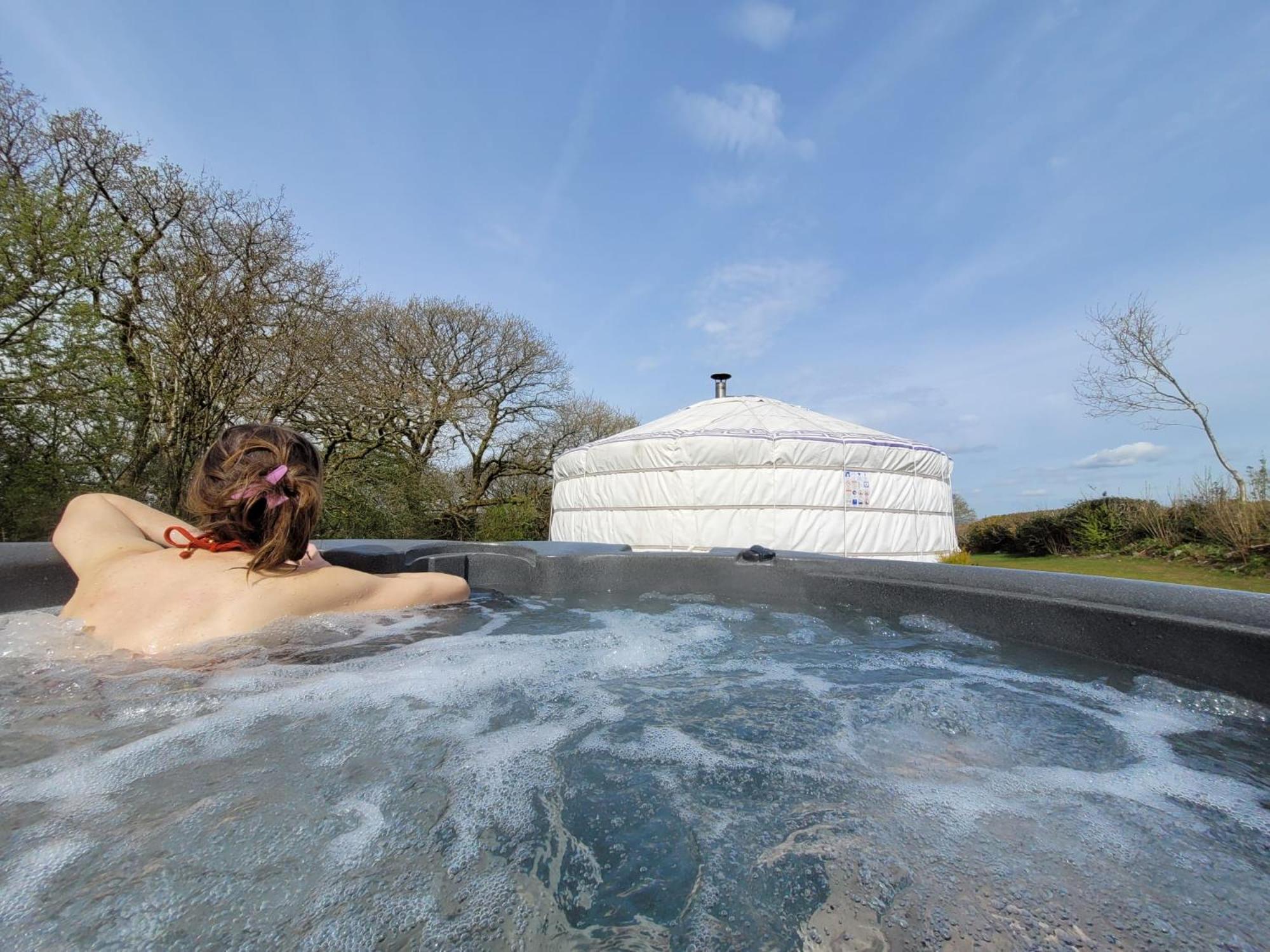 Hotel Gilfach Gower Farm Luxury Yurt With Hot Tub Ammanford Exterior foto