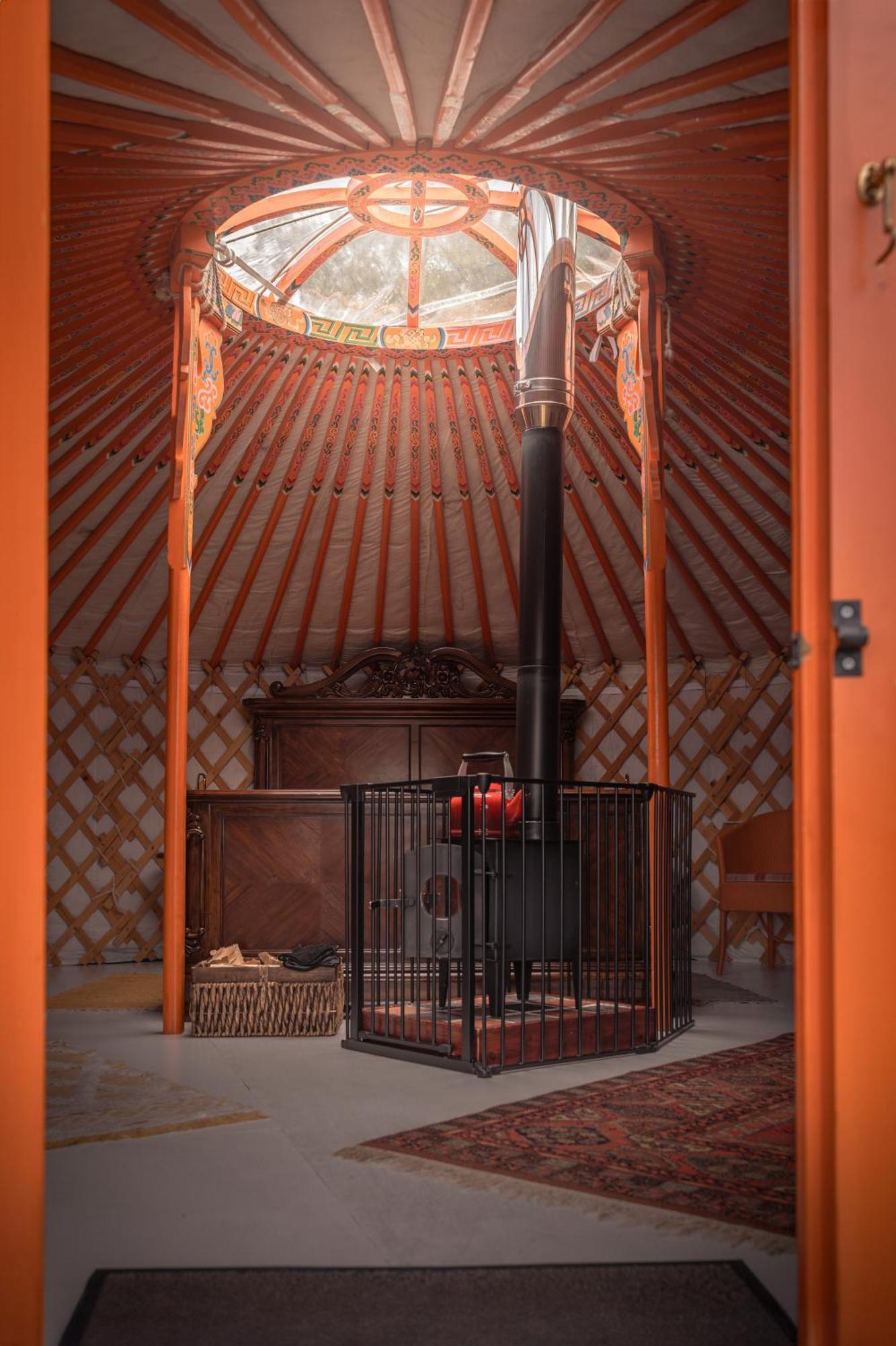 Hotel Gilfach Gower Farm Luxury Yurt With Hot Tub Ammanford Exterior foto